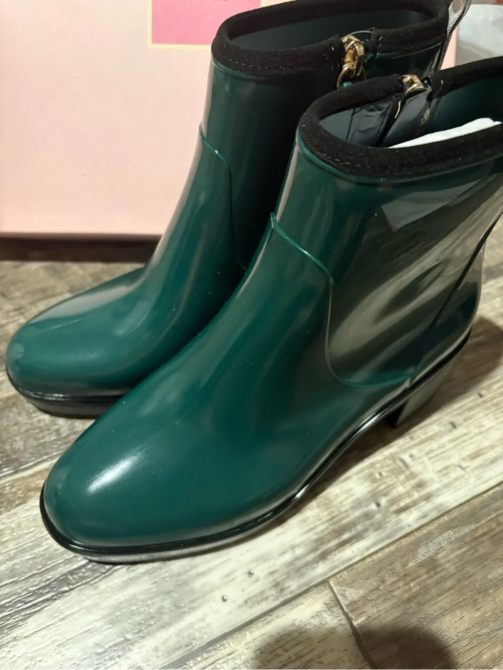 Kate Spade New York Puddle Vinyl Zip Rain Booties